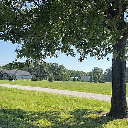 5th image of 120 Drury Ct