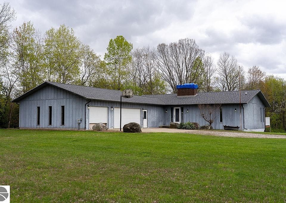 1st image of 3290 E River Rd
