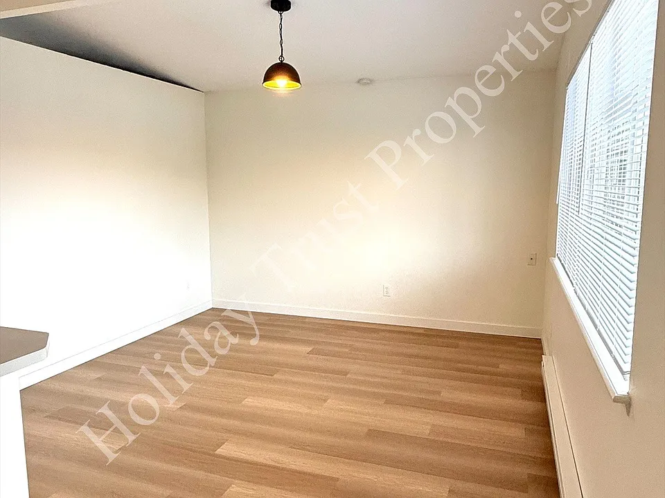 422 East Bay