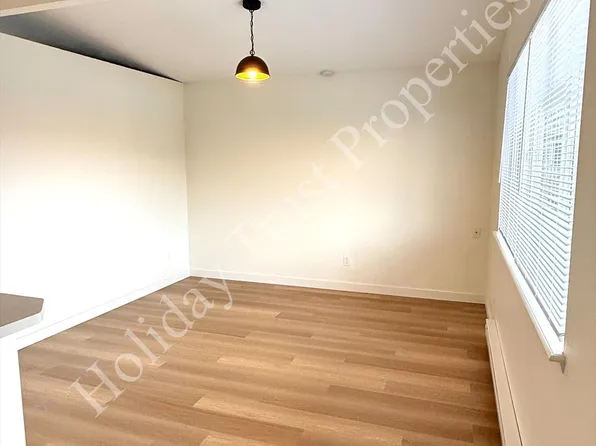 422 East Bay