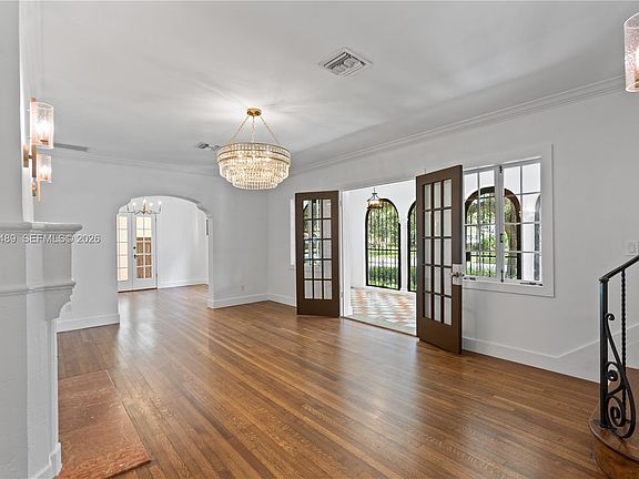 5th image of 1202 Granada Blvd