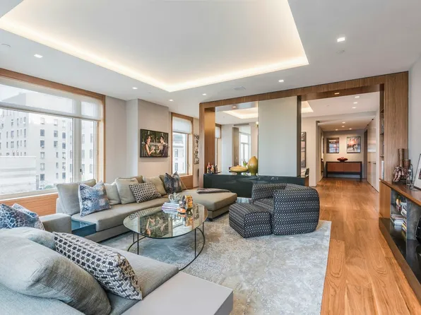 15 Central Park West image 3 of 20