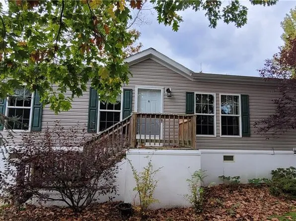 8751 Evergreen Cir, Breinigsville, PA 18031