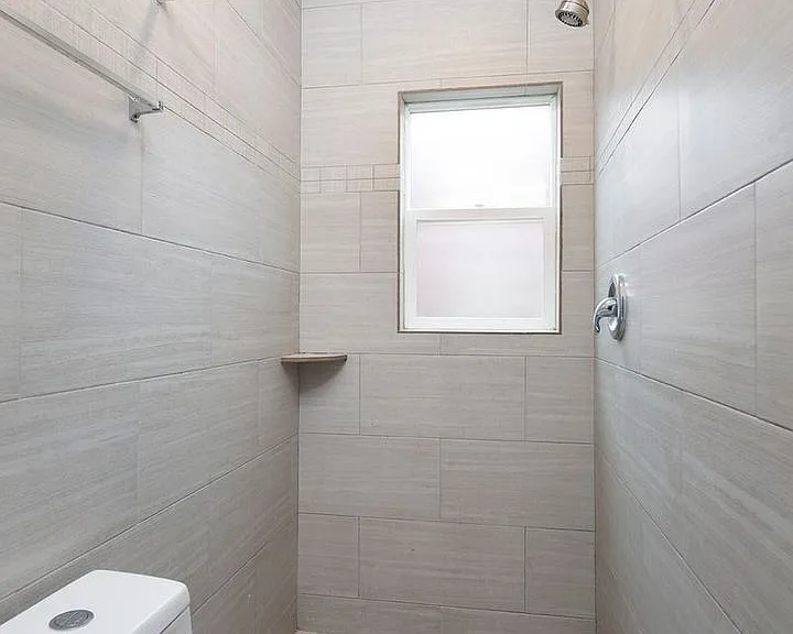 1414 Roosevelt Ave — Photo 9