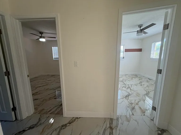 2122 NE 1st Ct — Photo 10