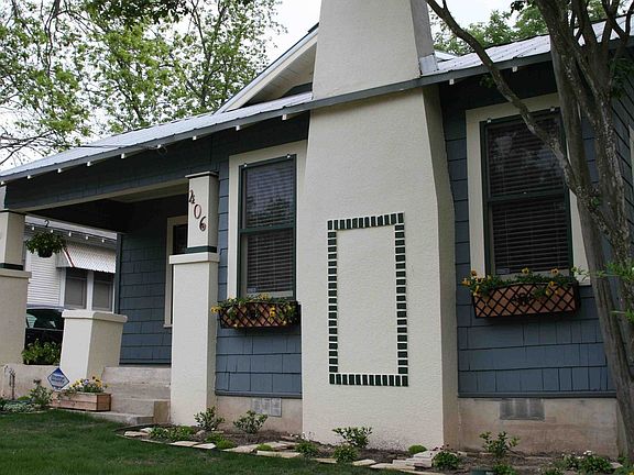 2nd image of 406 Eleanor Ave