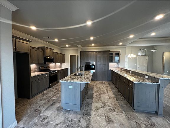 2nd image of 307 Doral Dr
