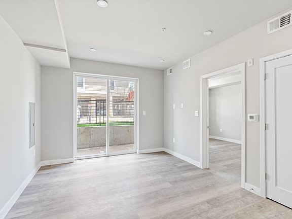 2nd image of 22 Kennedy St NW #Bdbff9131