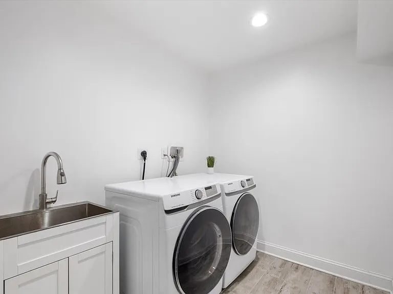109 Lee Rd — Photo 24