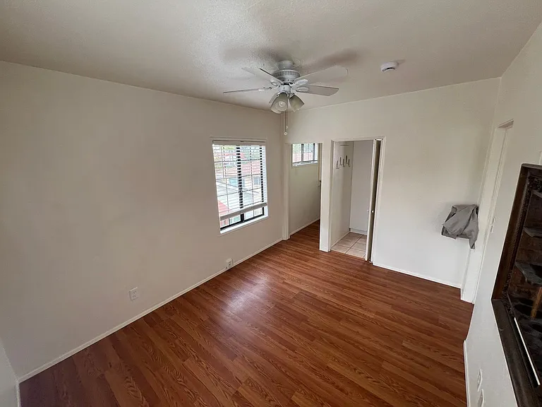 2515 1/2 Congress St #B — Photo 7
