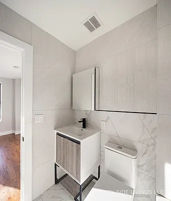 Rented by Artur Gutman, LREB | media 11