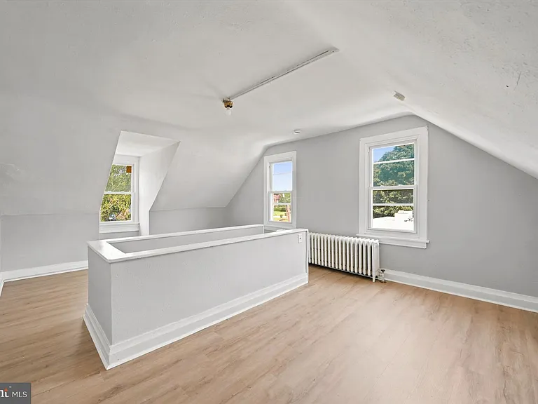 729 Haverford Rd — Photo 20