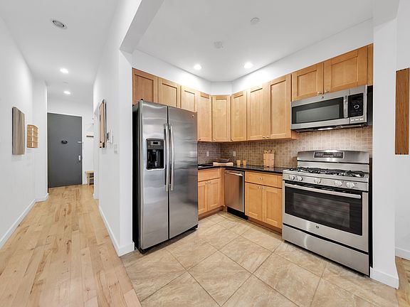4th image of 171 Henry St #2A