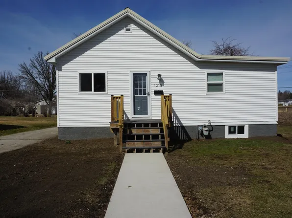 1215 3rd Ave, Ackley, IA 50601