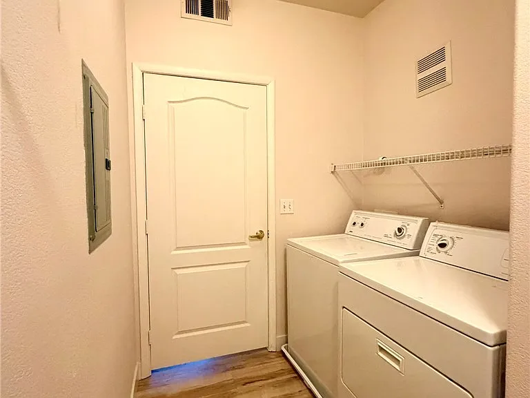 9901 Trailwood Dr #2004 — Photo 33
