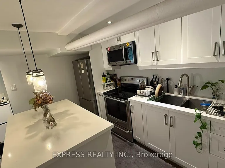 1136 Avenue Rd #B1 — Photo 8