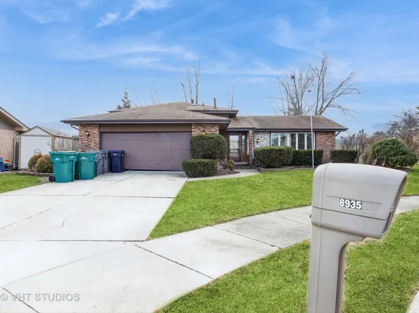 8935 Cypress Ct, Orland Park, IL 60462