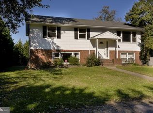 8106 Frances Ln, Pasadena, MD 21122