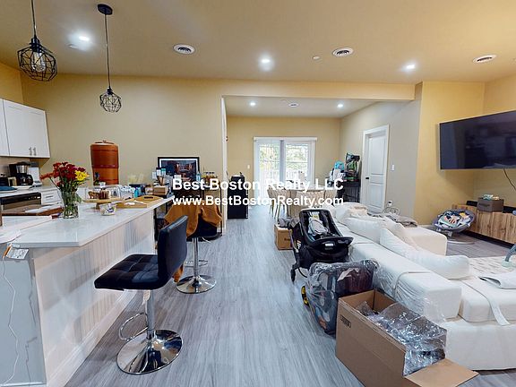 5th image of 257 Washington Ave #10