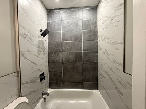 5th image of 306 S 6th St Floor 3
