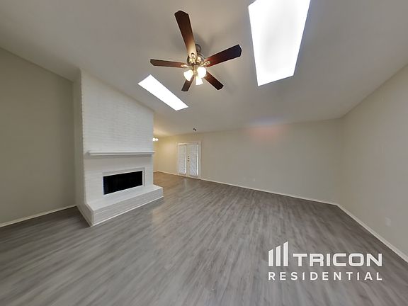 3rd image of 2420 Heathercrest Dr