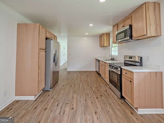 3rd image of 13 Brown St