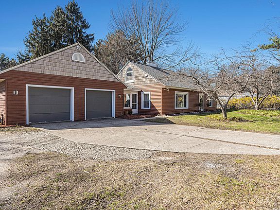2nd image of 15097 Lakeshore Dr