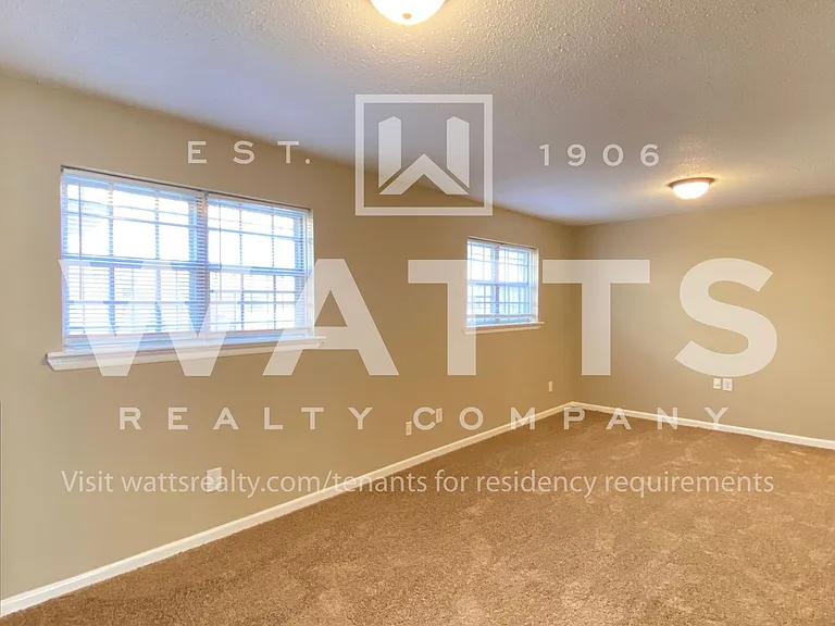 Club View Apartments — Photo 41