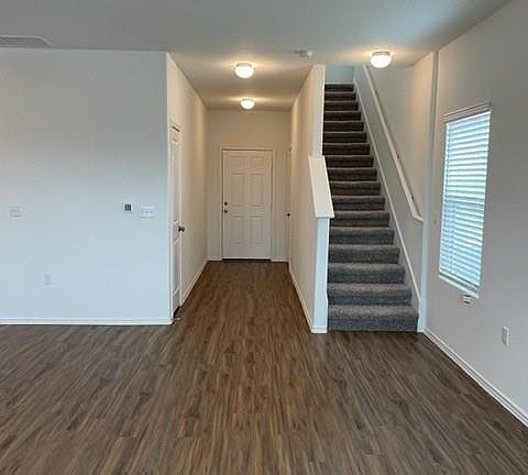 4th image of 10404 Steinbeck Dr