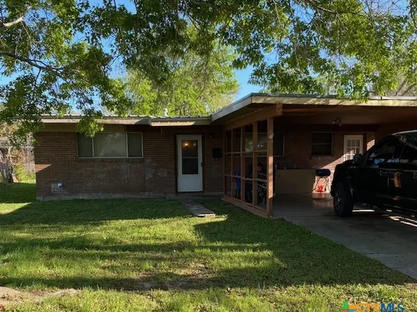 711 Hybiscus Ln, Victoria, TX 77904