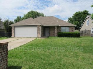 19617 E 38th Pl S, Broken Arrow, OK 74014