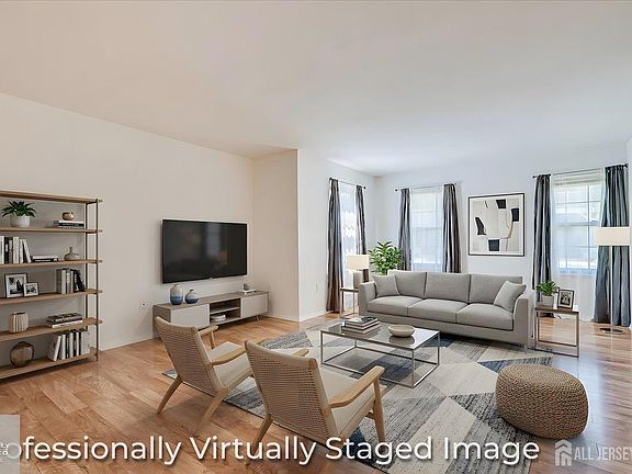 5th image of 294 Hatfield Ln