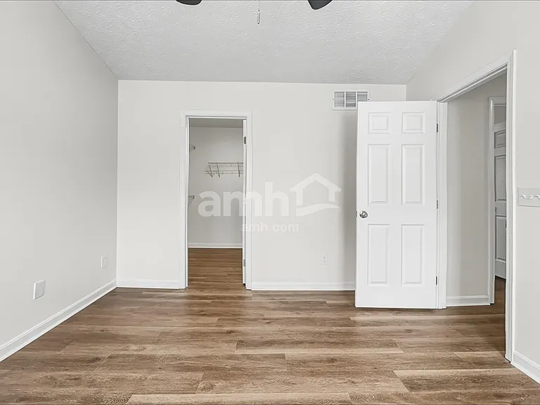 2044 Woodmere Dr — Photo 11
