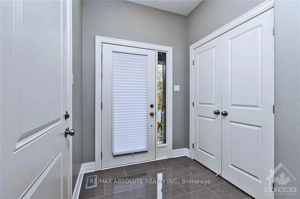 3 bed, $2,850 — Photo 3