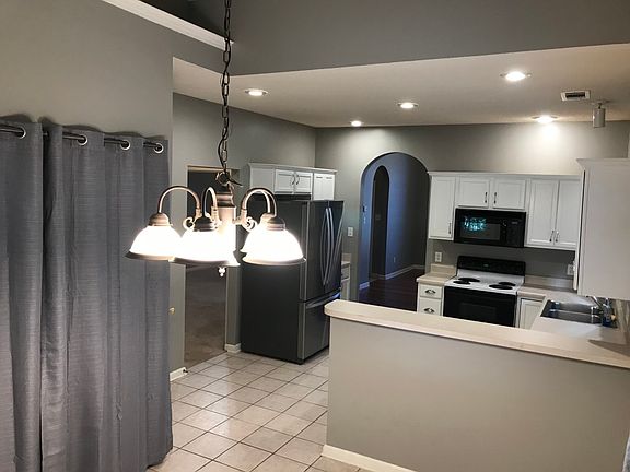 3rd image of 1218 Oak Creek Dr