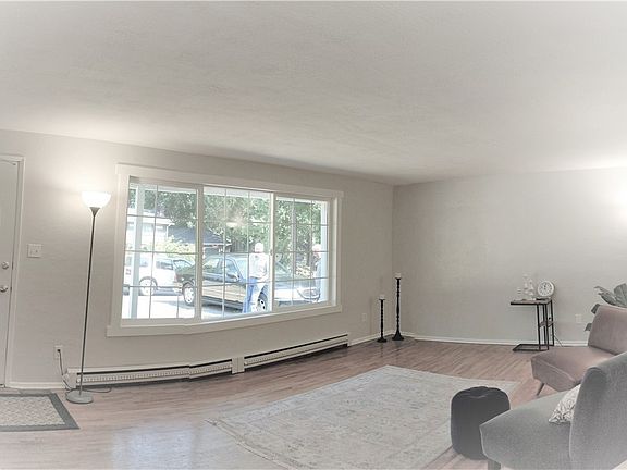 3rd image of 5011 25th Ave SE
