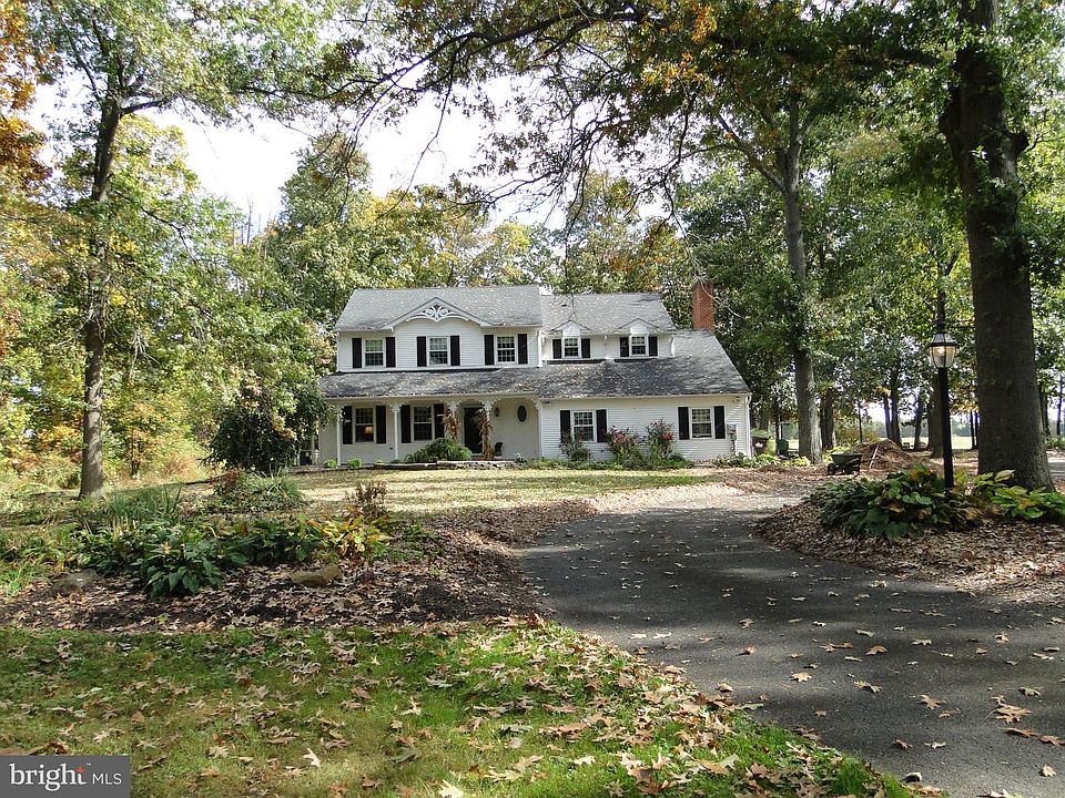 1st image of 2160 Hillcrest Rd