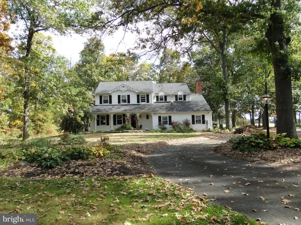 2160 Hillcrest Rd, Quakertown, PA 18951