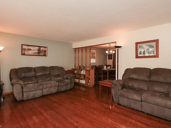 3rd image of 2168 Sherwin Dr