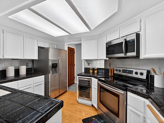 3rd image of 22103 Vista Del Plaza Ln APT 22