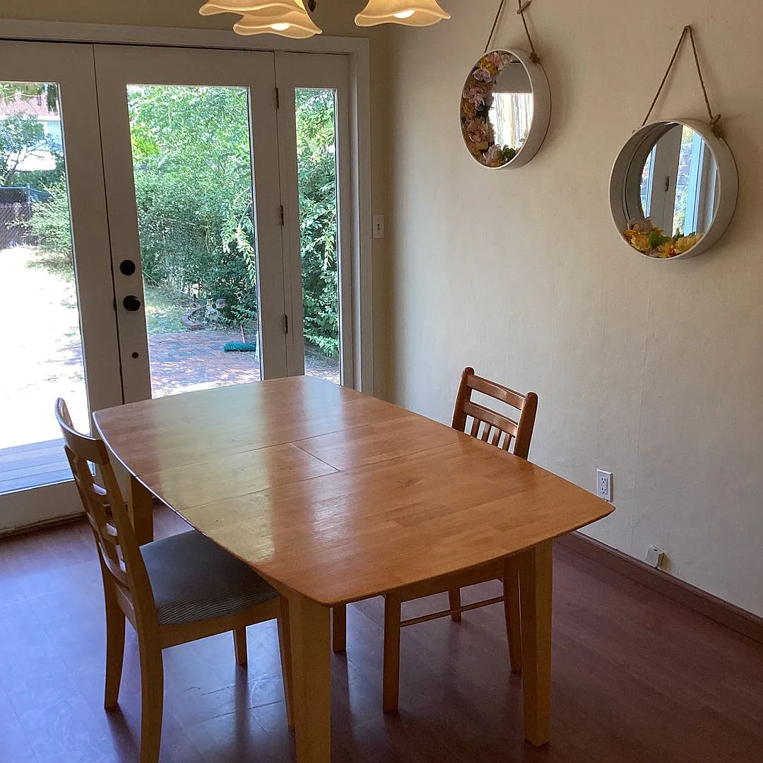 Partially furnished 4 bed 2 bath home — Photo 2