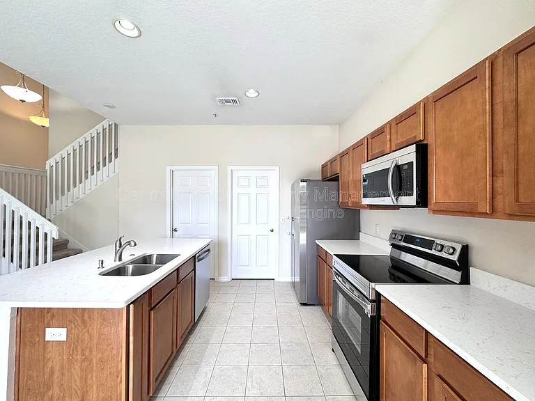 10036 Moorshire Cir — Photo 7