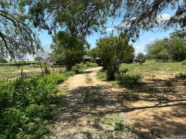 1455 AMPHION RD, Poteet, TX 78065