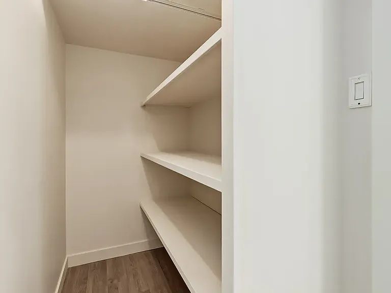 608 2nd St W #308 — Photo 36