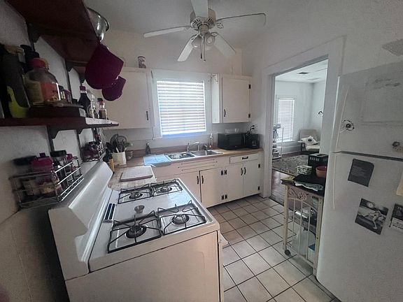3rd image of 928 NW 16th Ave #3