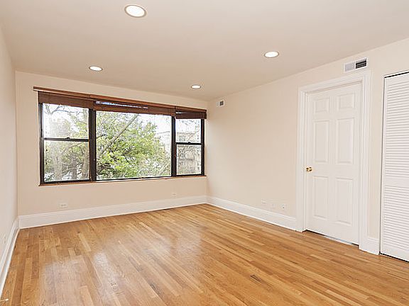 3rd image of 1345 W Fargo Ave APT 3E
