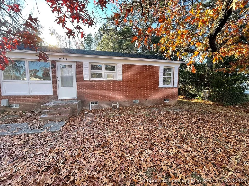 3 bed, 1.0 bath, 950 sqft, $1,150 — Photo 4