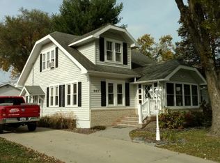 601 N 1st St, Effingham, IL 62401