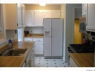 4923 Anderson Rd, Lyndhurst, OH 44124