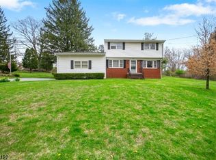 76 Buckwheat Rd, Franklin, NJ 07416